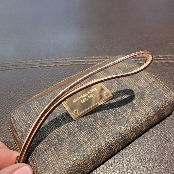 Michael Kors wallet - Picture 6 of 6
